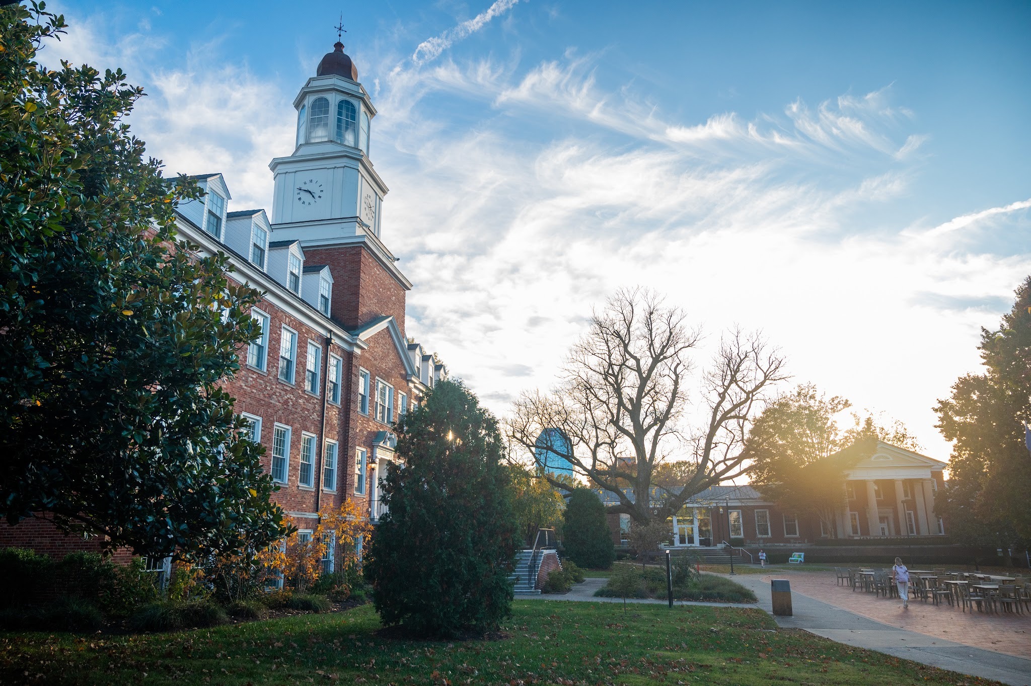 Transylvania Campus on a sunny day. Beck Center, Mitchell Fine Arts Center, Carpenter Academic Center and Transylvania University sign are visible.